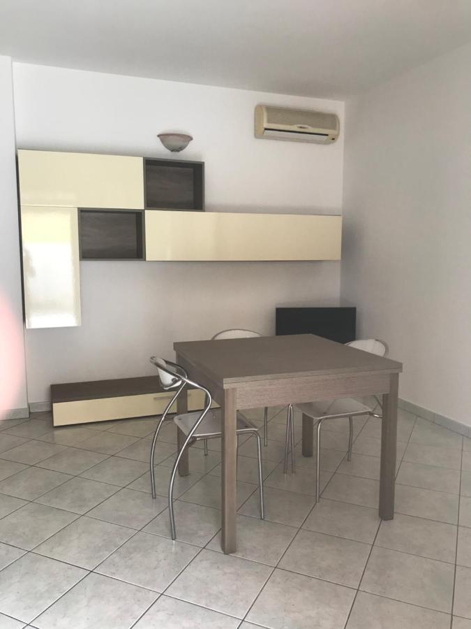 Casa Camere Pistis Assemini Bagian luar foto