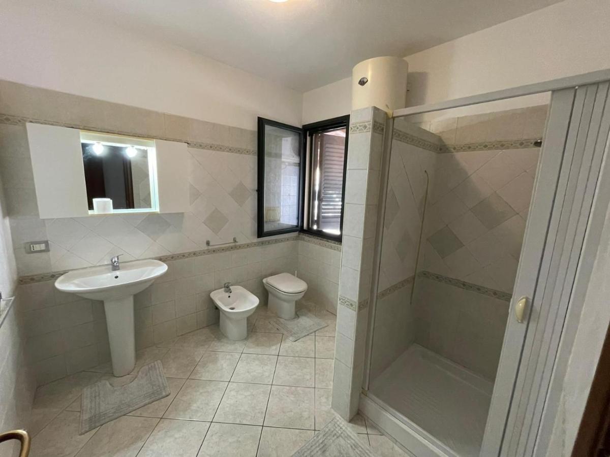 Casa Camere Pistis Assemini Bagian luar foto