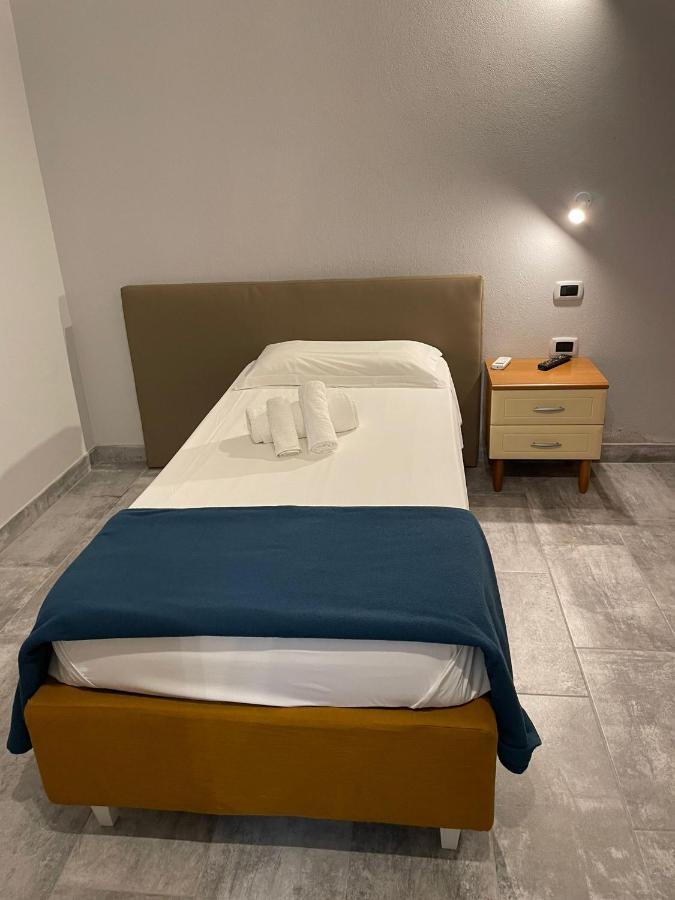 Casa Camere Pistis Assemini Bagian luar foto